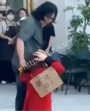 川渝街头离谱事件